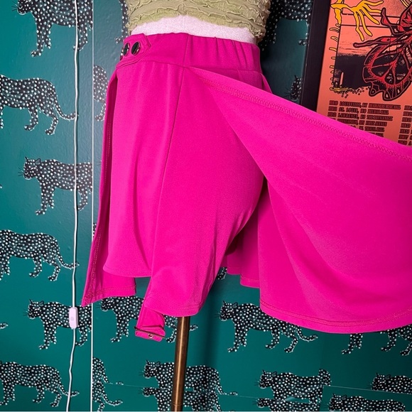 NWOT Hot Pink Barbie Core Punk Mini Skort with Adjustable Thigh Buckle Size M - Picture 8 of 12
